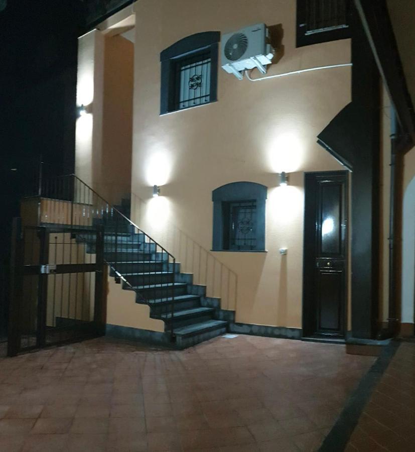 Apartments Casa Vacanze Dante Катания Экстерьер фото